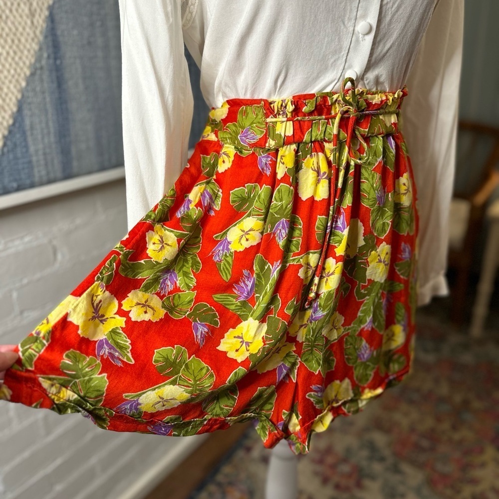 Urban Outfitters Lightweight Red Tropical Floral Shorts - Picture 5 of 12